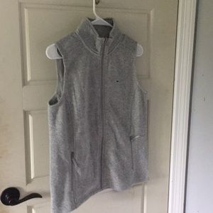 vineyard vines gray lightweight vest (new w tags)